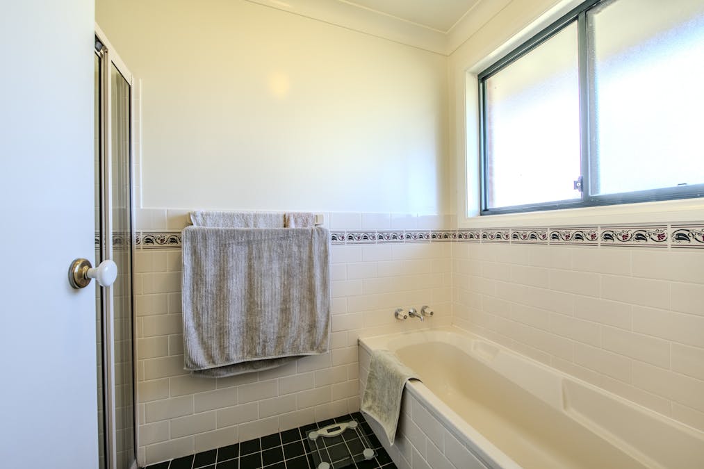 20 Cormorant Crescent, Dubbo, NSW, 2830 - Image 9