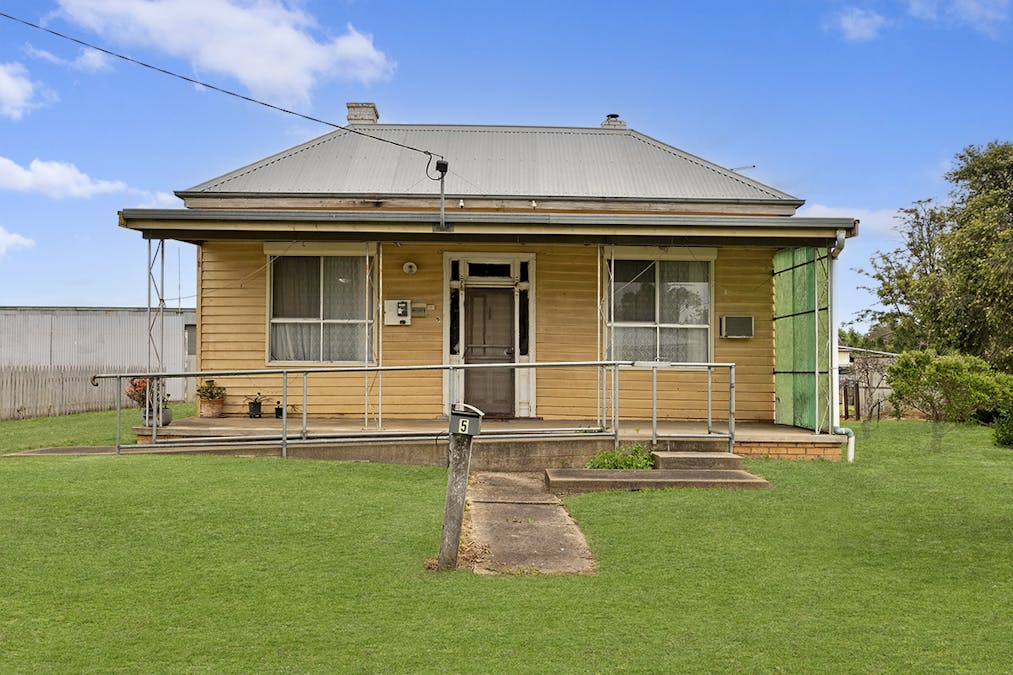 5 Read Street, Coleraine, VIC, 3315 - Image 2
