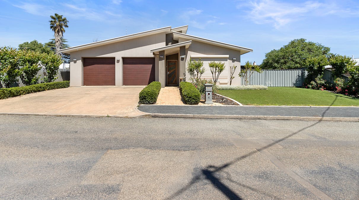 4 Jonathon Street, Clare, SA, 5453 - Image 1
