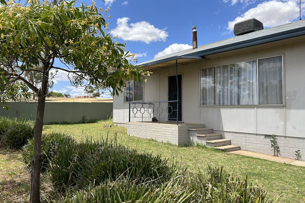 88-90 Peakhill Road, Parkes, NSW, 2870 - Image 1