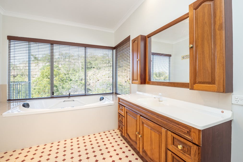80 Alidja Lane, Swan View, WA, 6056 - Image 9