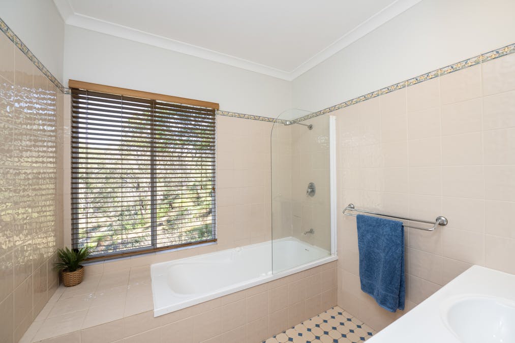 80 Alidja Lane, Swan View, WA, 6056 - Image 26
