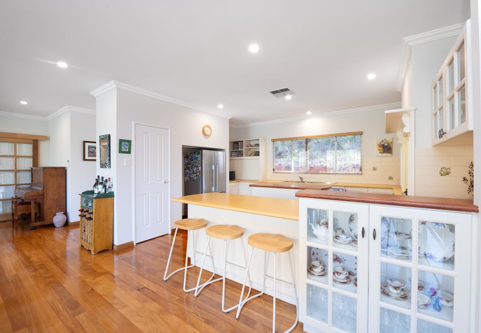 80 Alidja Lane, Swan View, WA, 6056 - Image 13