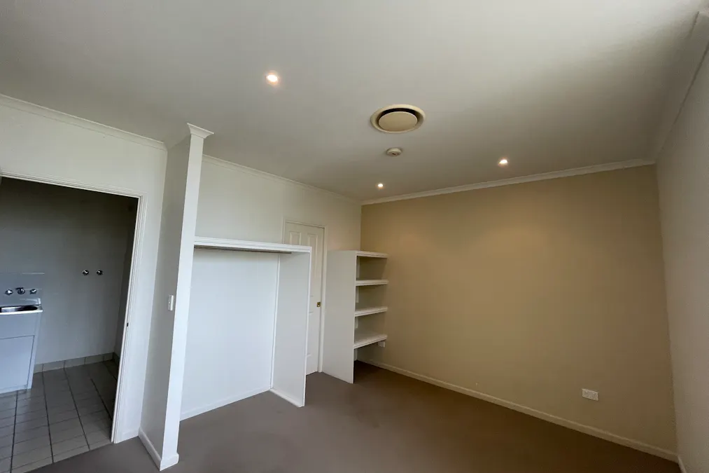 8/72 Goondoon Street, Gladstone Central, QLD, 4680 - Image 4