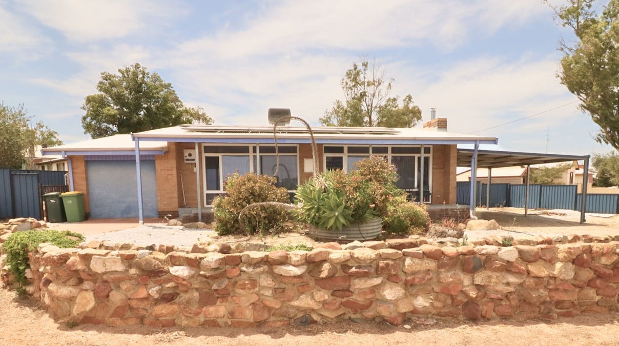 2 Moore Street, Wongan Hills, WA, 6603 - Image 2
