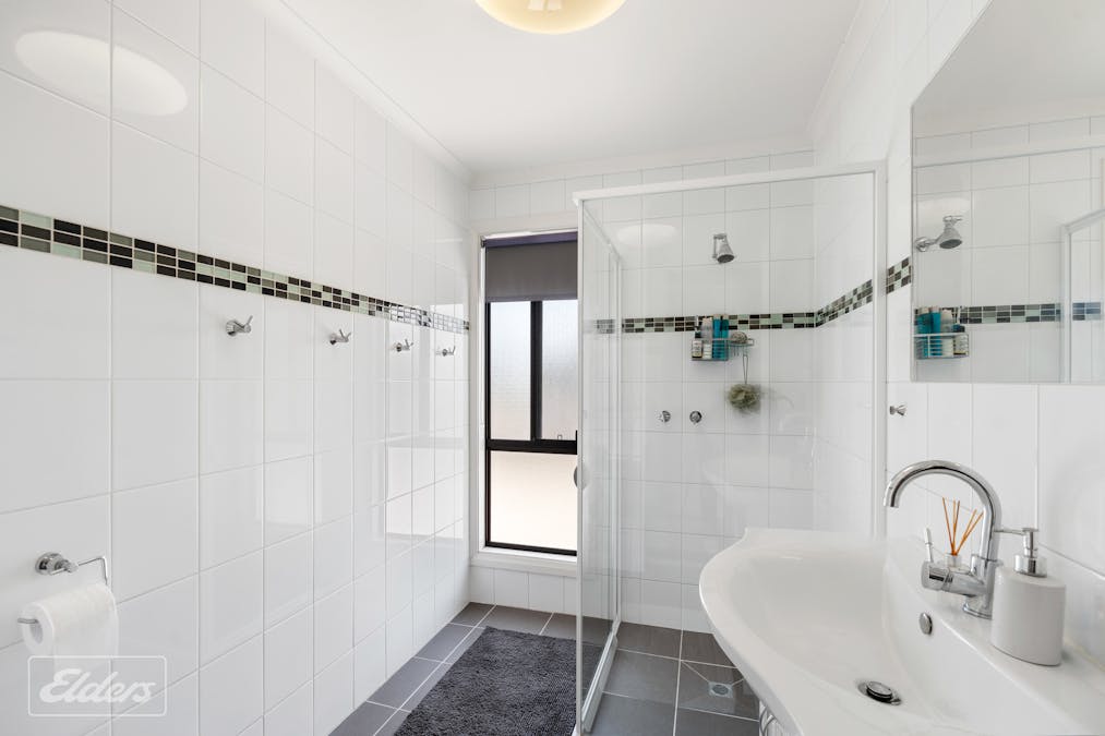 2 Alexandrina Drive, Clayton Bay, SA, 5256 - Image 5