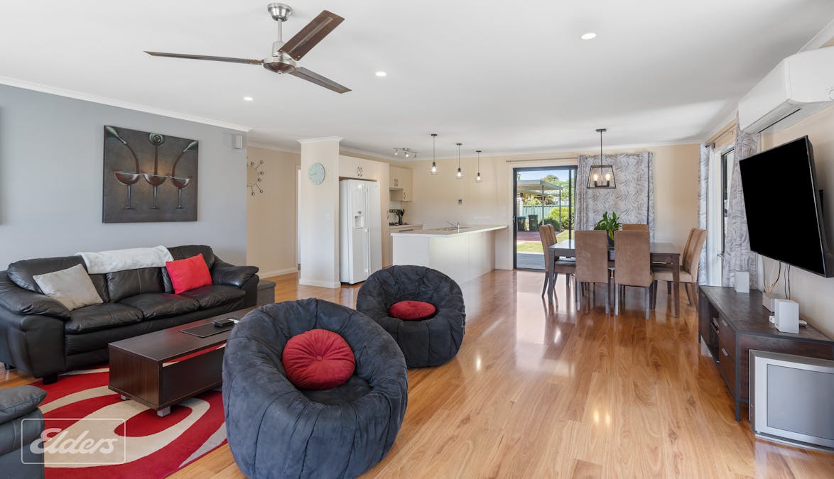 2 Alexandrina Drive, Clayton Bay, SA, 5256 - Image 8