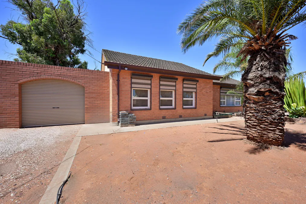 110 Flinders Avenue, Whyalla Stuart, SA, 5608 - Image 1