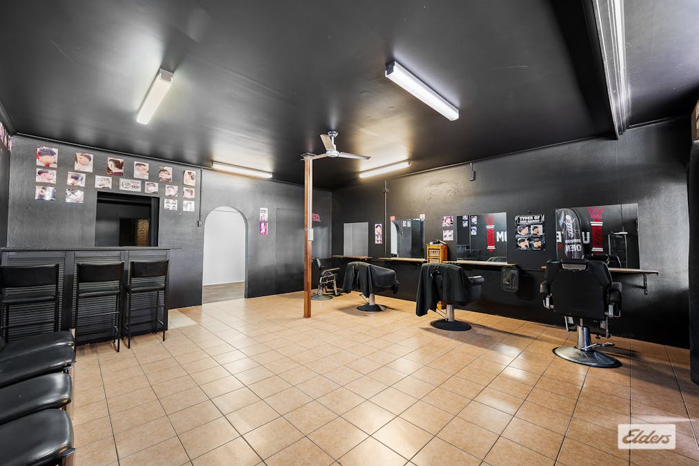 14 Tank Street, Gladstone Central, QLD, 4680 - Image 3