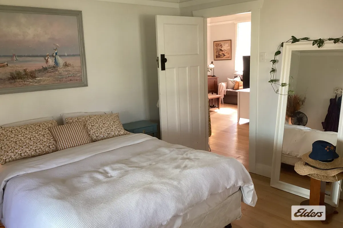 Home for lease — photo 8 of 11
