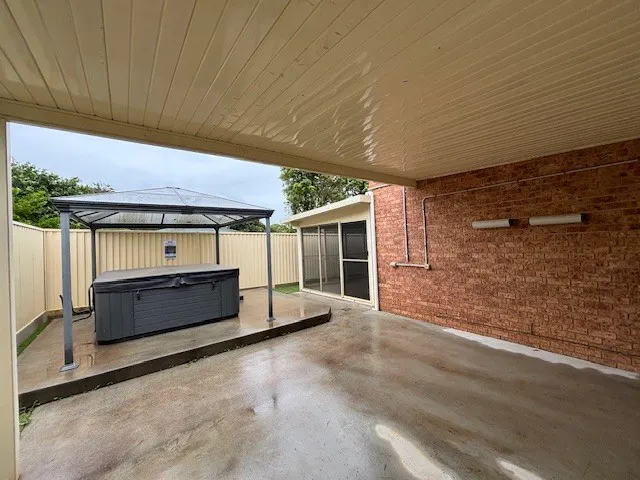 TOWNHOUSE FOR LEASE IN WOLLONGBAR — photo 9 of 10