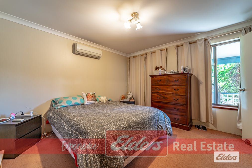 16 Kingsbridge Road, Warnbro, WA, 6169 - Image 13