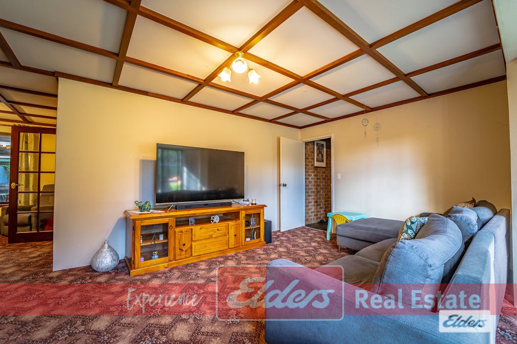 16 Kingsbridge Road, Warnbro, WA, 6169 - Image 11