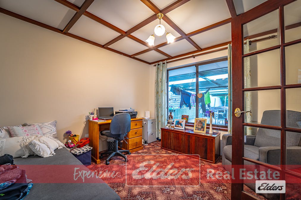 16 Kingsbridge Road, Warnbro, WA, 6169 - Image 8