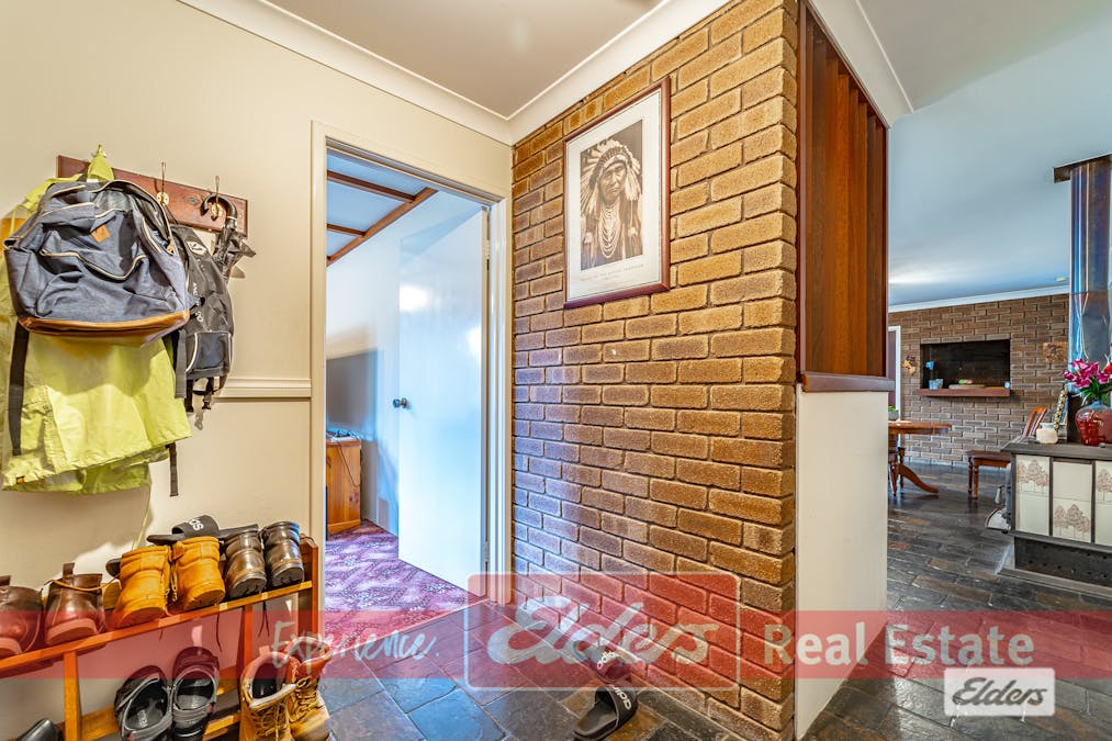 16 Kingsbridge Road, Warnbro, WA, 6169 - Image 4