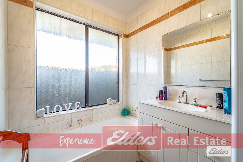 16 Kingsbridge Road, Warnbro, WA, 6169 - Image 22