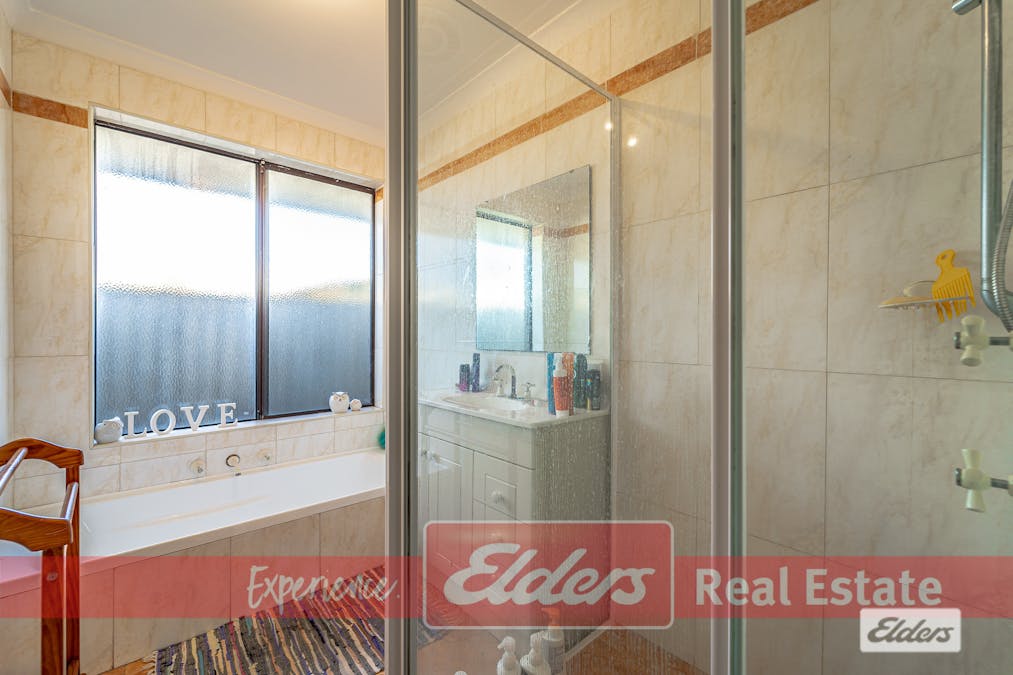 16 Kingsbridge Road, Warnbro, WA, 6169 - Image 23