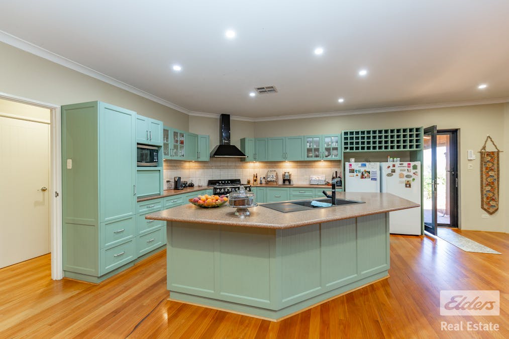 165 Seventh Road, Toodyay, WA, 6566 - Image 11