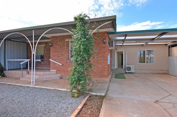 4 Kinnane Street, Whyalla Norrie, SA, 5608 - Image 1
