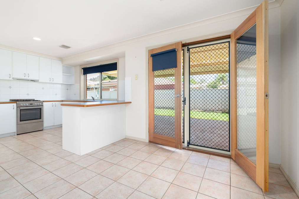 5 Oakmont Circuit, Wodonga, VIC, 3690 - Image 2