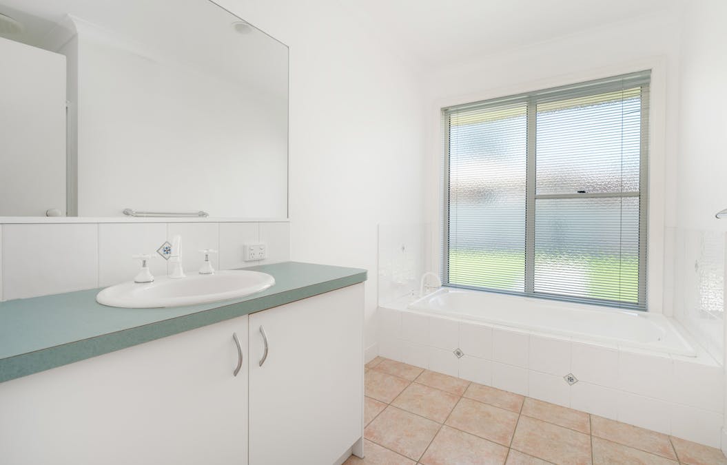 5 Oakmont Circuit, Wodonga, VIC, 3690 - Image 4