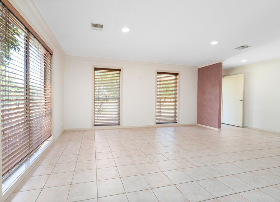 5 Oakmont Circuit, Wodonga, VIC, 3690 - Image 7