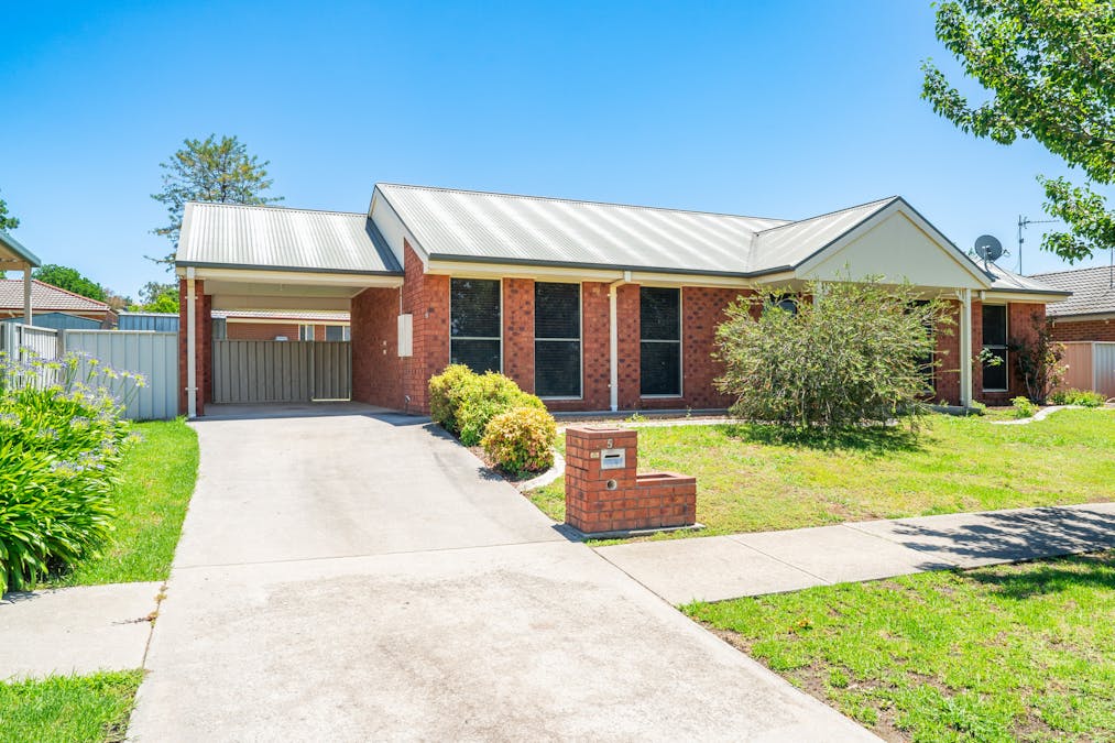 5 Oakmont Circuit, Wodonga, VIC, 3690 - Image 11