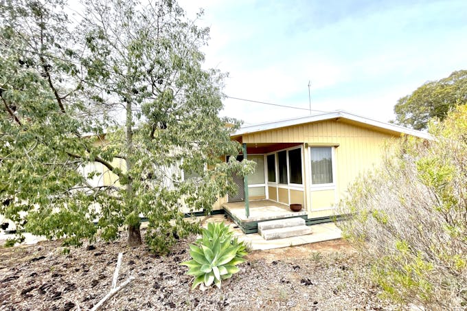 2  Clive Street, Minnipa, SA, 5654 - Image 1