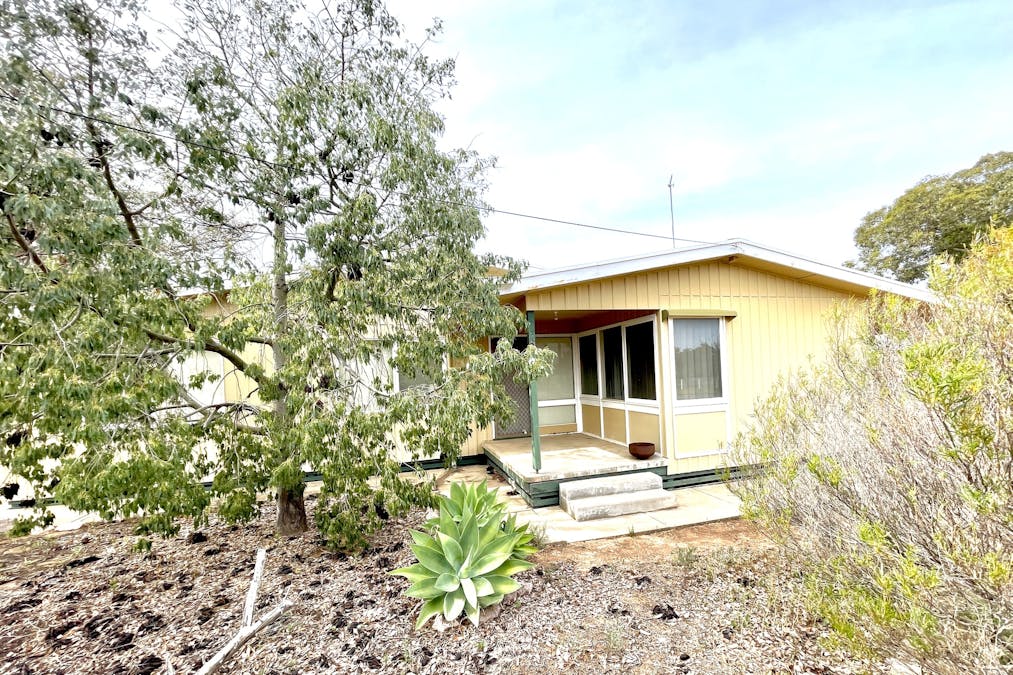 2  Clive Street, Minnipa, SA, 5654 - Image 1