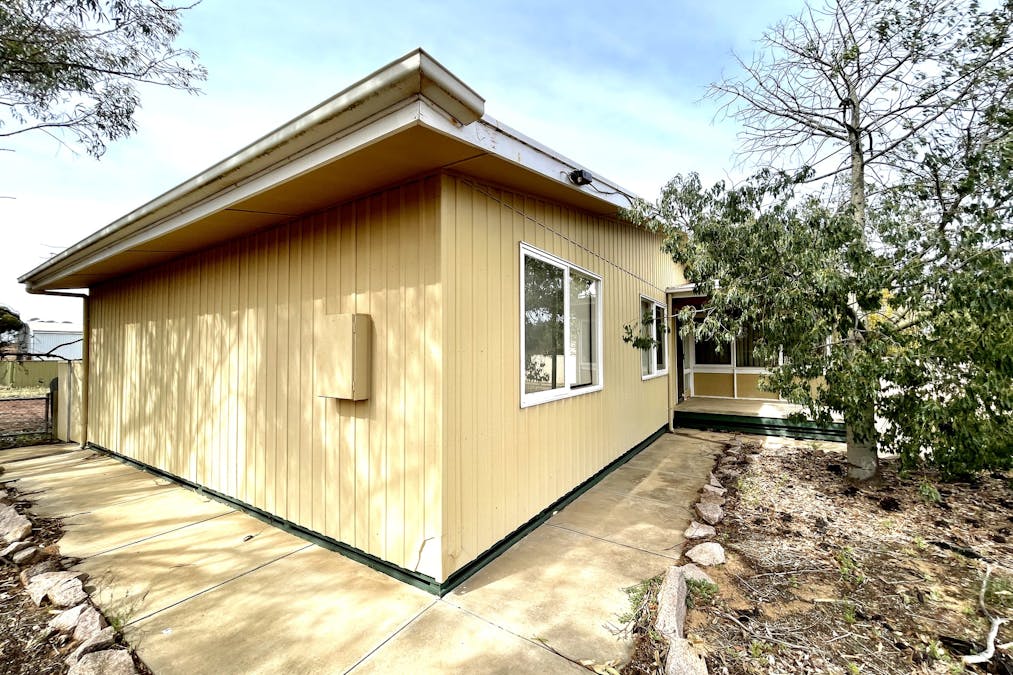 2  Clive Street, Minnipa, SA, 5654 - Image 6