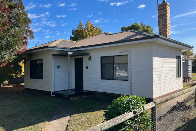 8 Margaret Street — photo from Elders Real Estate Naracoorte