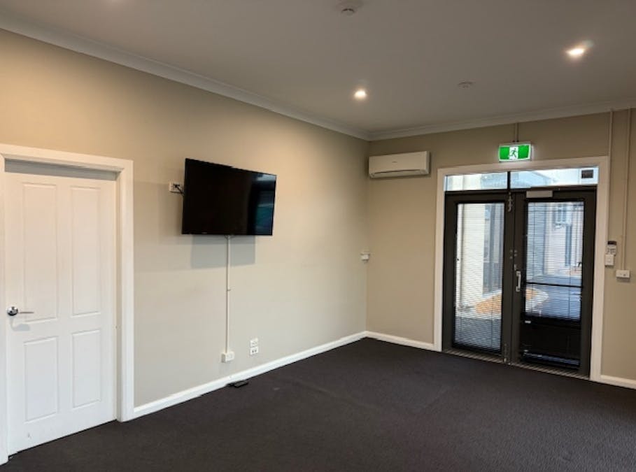 6 Goldwyre Street, Bunbury, WA, 6230 - Image 6