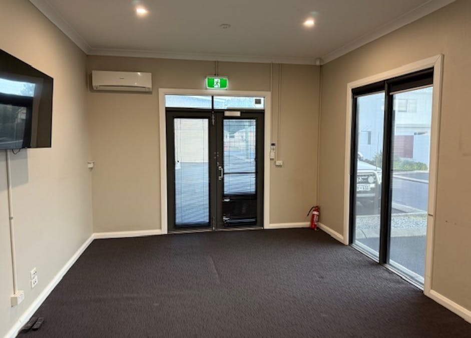 6 Goldwyre Street, Bunbury, WA, 6230 - Image 5