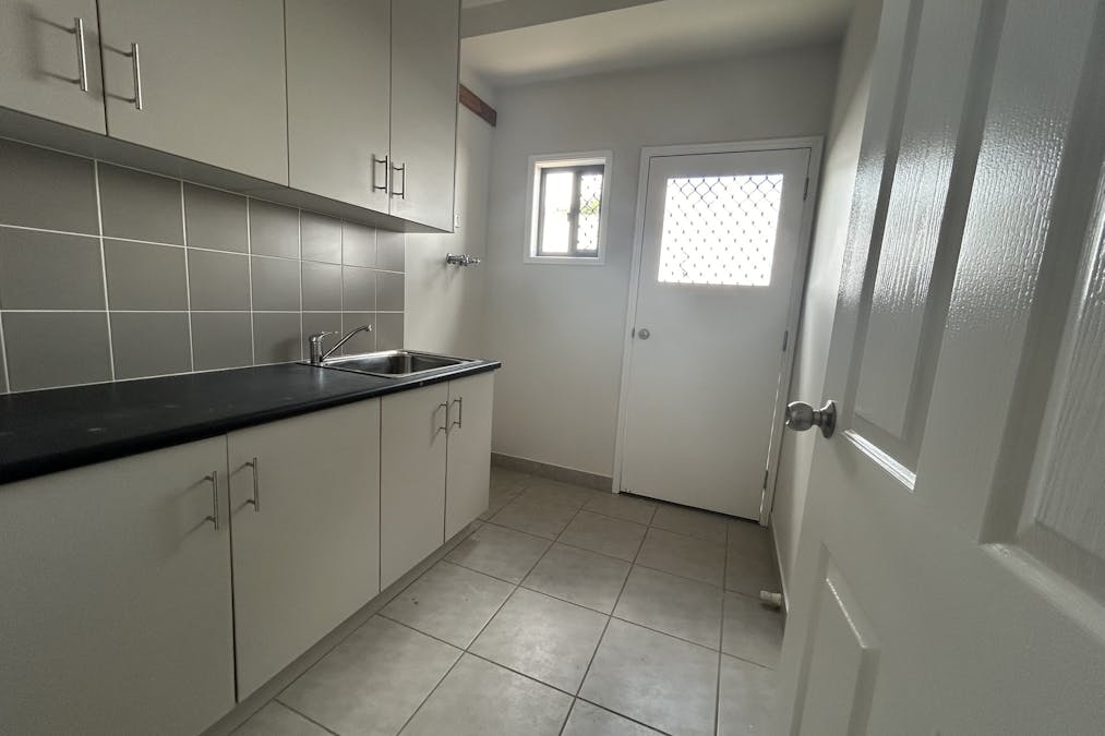 19  Larcom Rise, West Gladstone, QLD, 4680 - Image 11