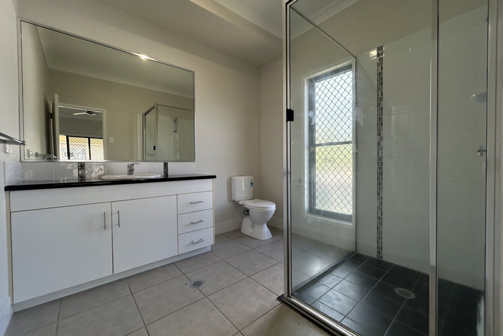 19  Larcom Rise, West Gladstone, QLD, 4680 - Image 5