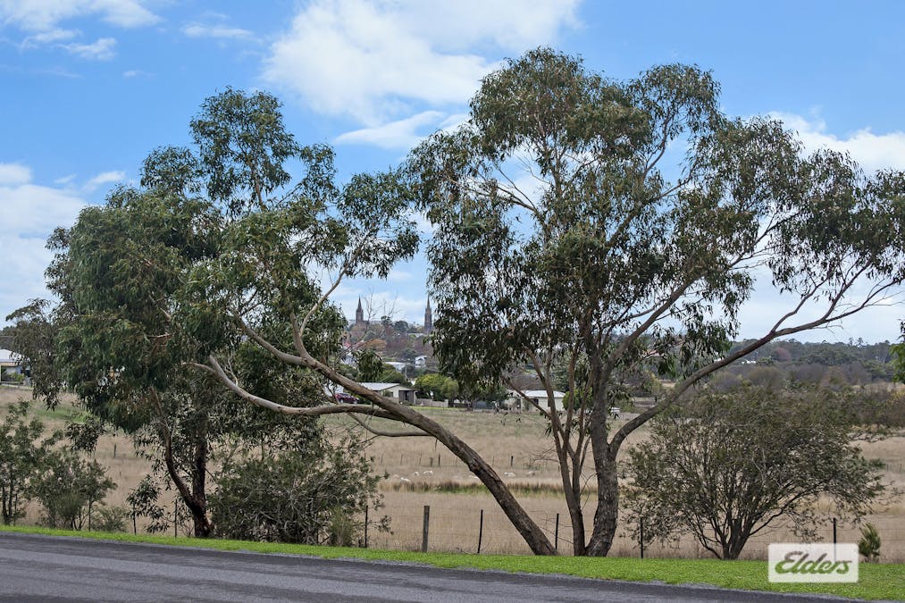102 Kenny Street, Hamilton, VIC, 3300 - Image 6