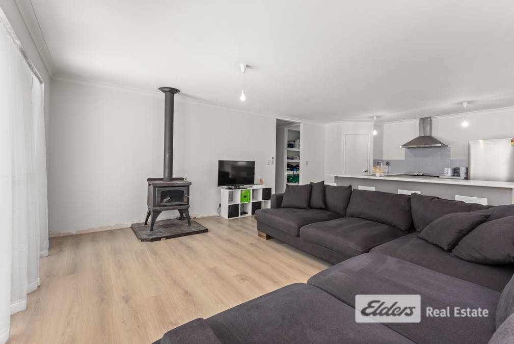 6 Cunningham Crescent, Collie, WA, 6225 - Image 10