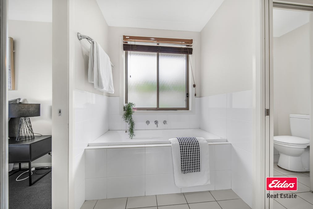 42 Dunheved Circle, Dubbo, NSW, 2830 - Image 11