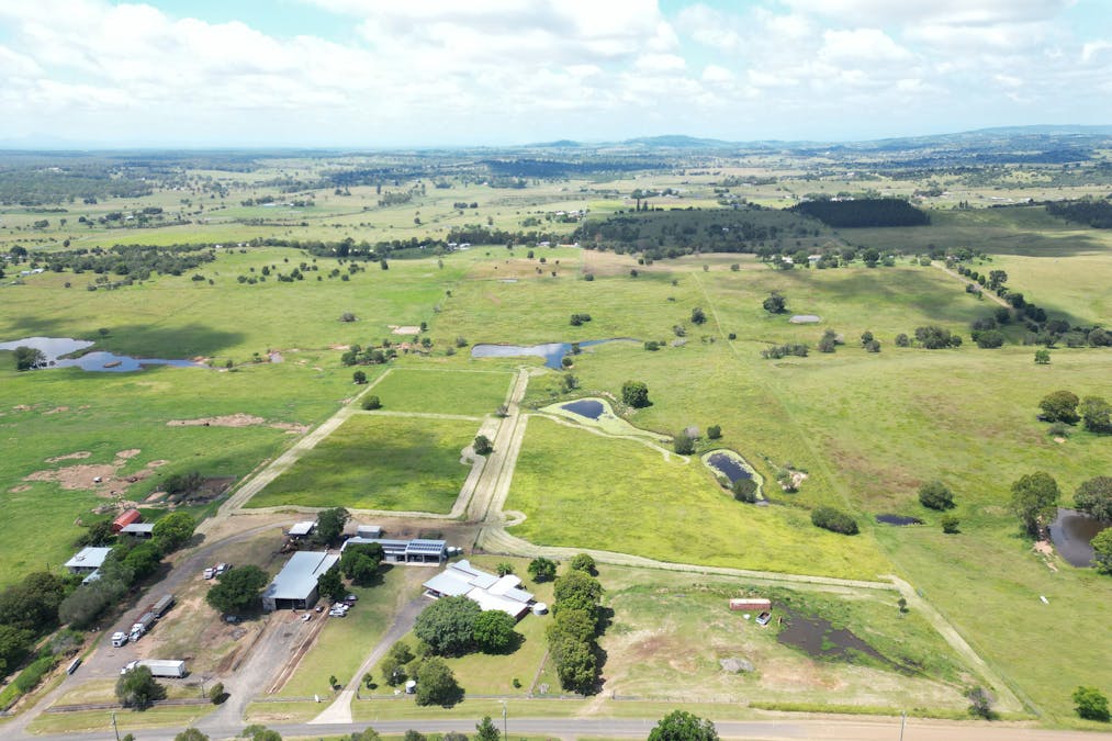 93 Hecks Road, Fairney View, QLD, 4306 - Image 2