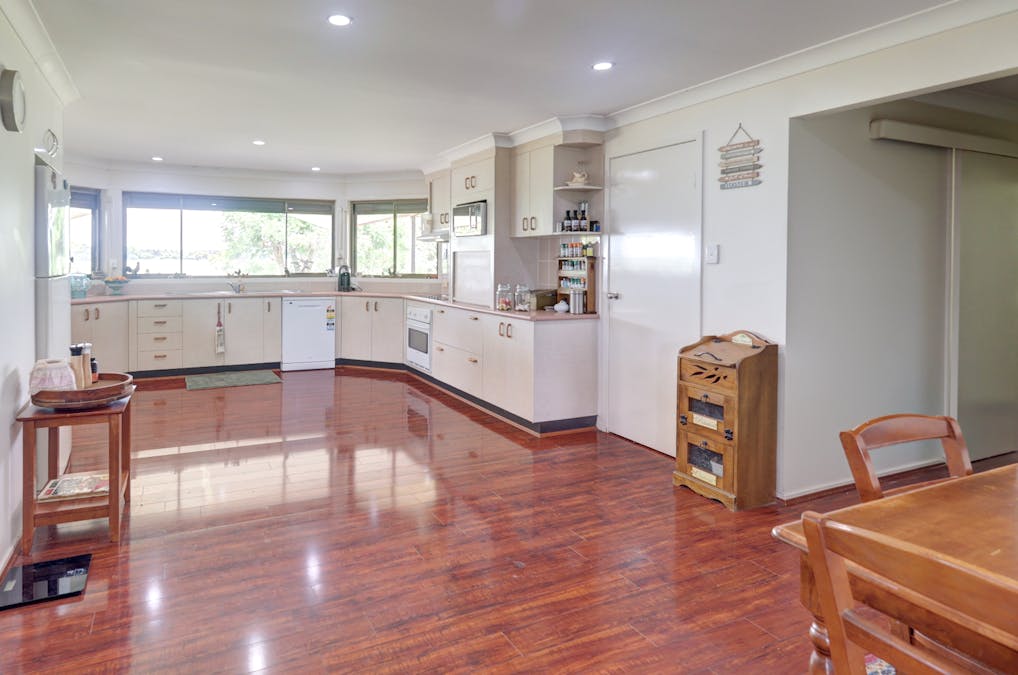 93 Hecks Road, Fairney View, QLD, 4306 - Image 21