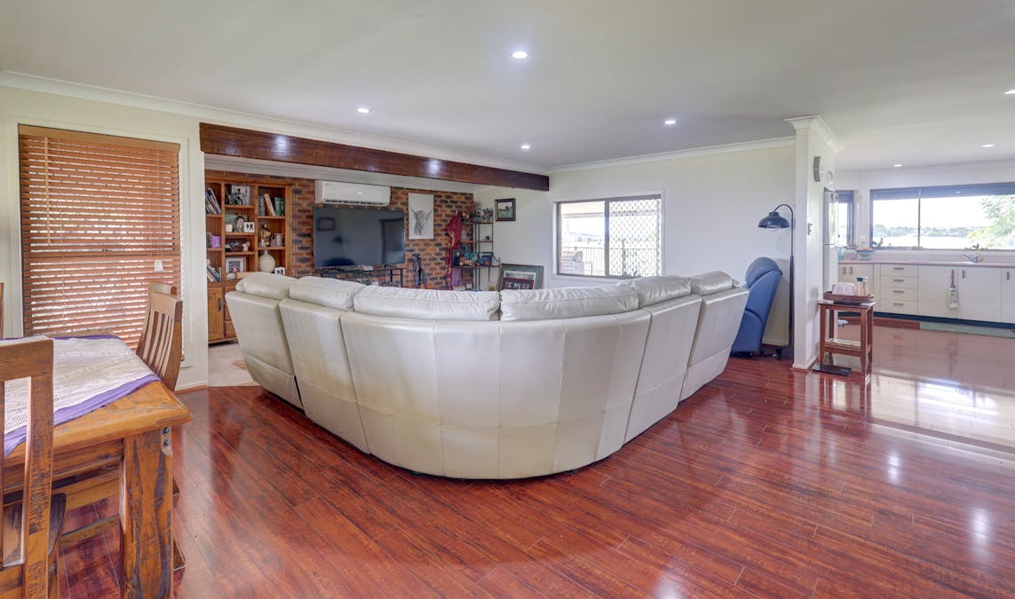 93 Hecks Road, Fairney View, QLD, 4306 - Image 22