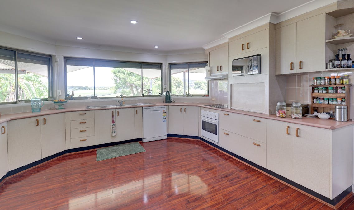 93 Hecks Road, Fairney View, QLD, 4306 - Image 20