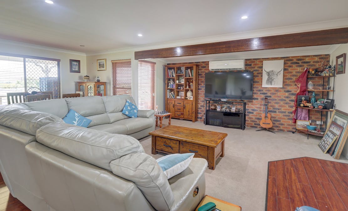 93 Hecks Road, Fairney View, QLD, 4306 - Image 23