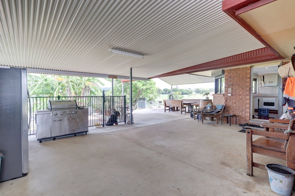 93 Hecks Road, Fairney View, QLD, 4306 - Image 17