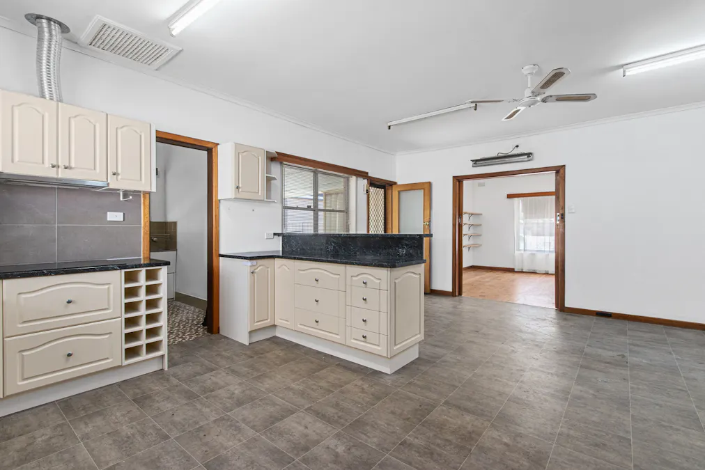 6 Harris Street, Balaklava, SA, 5461 - Image 2