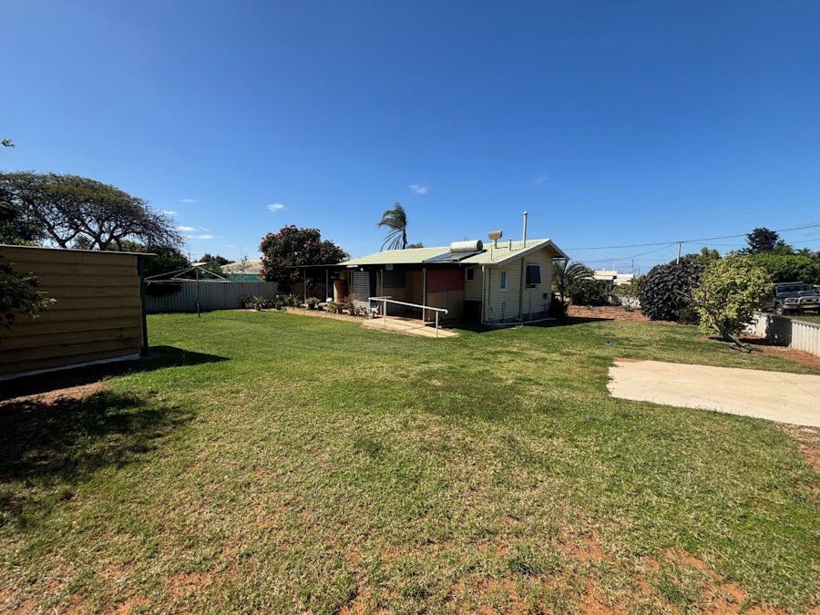 8 Pincombe Street, South Carnarvon, WA, 6701 - Image 26