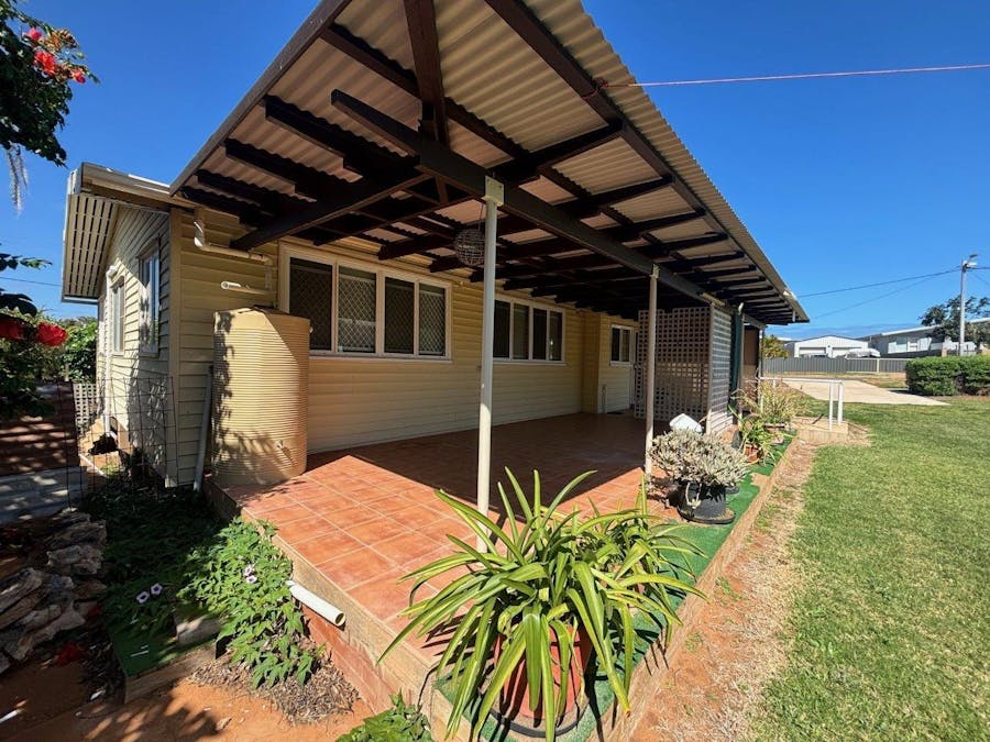 8 Pincombe Street, South Carnarvon, WA, 6701 - Image 5