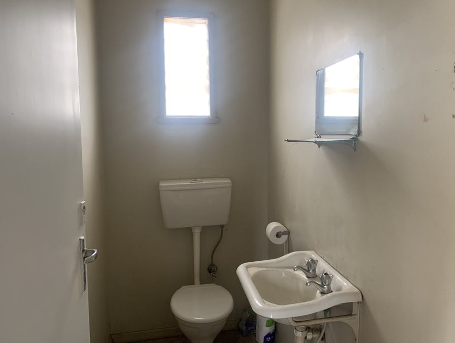 18-20 Mt Napier Road, Hamilton, VIC, 3300 - Image 10