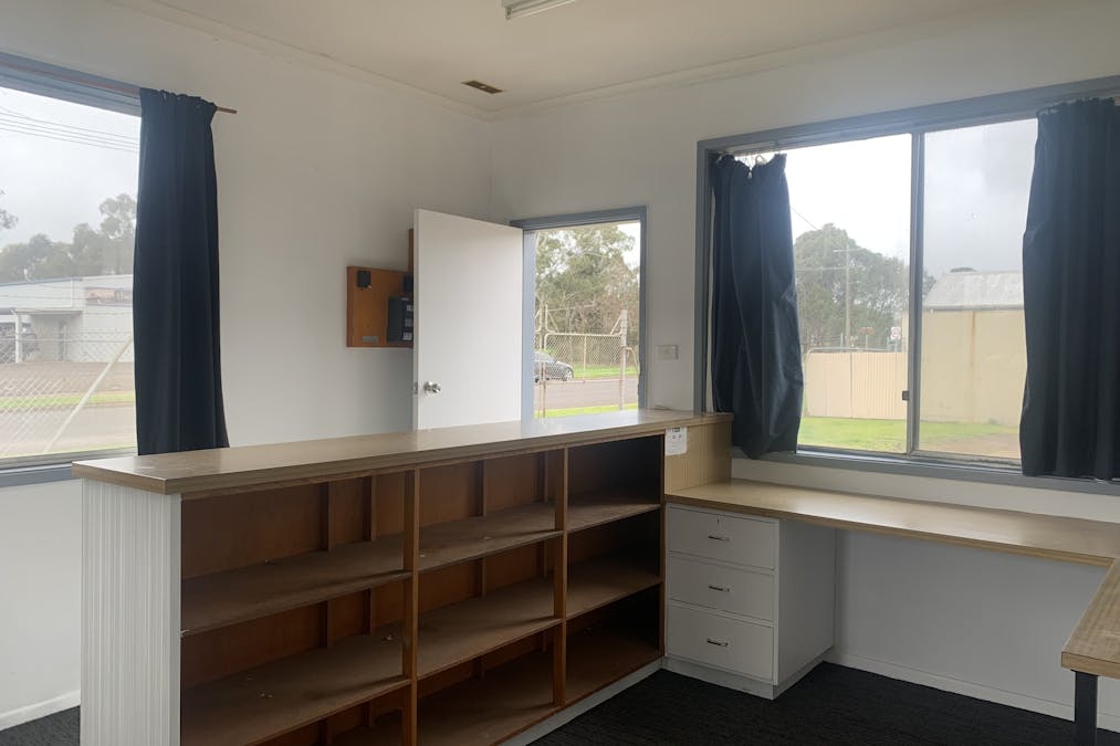 18-20 Mt Napier Road, Hamilton, VIC, 3300 - Image 8