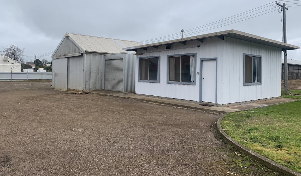 18-20 Mt Napier Road, Hamilton, VIC, 3300 - Image 1